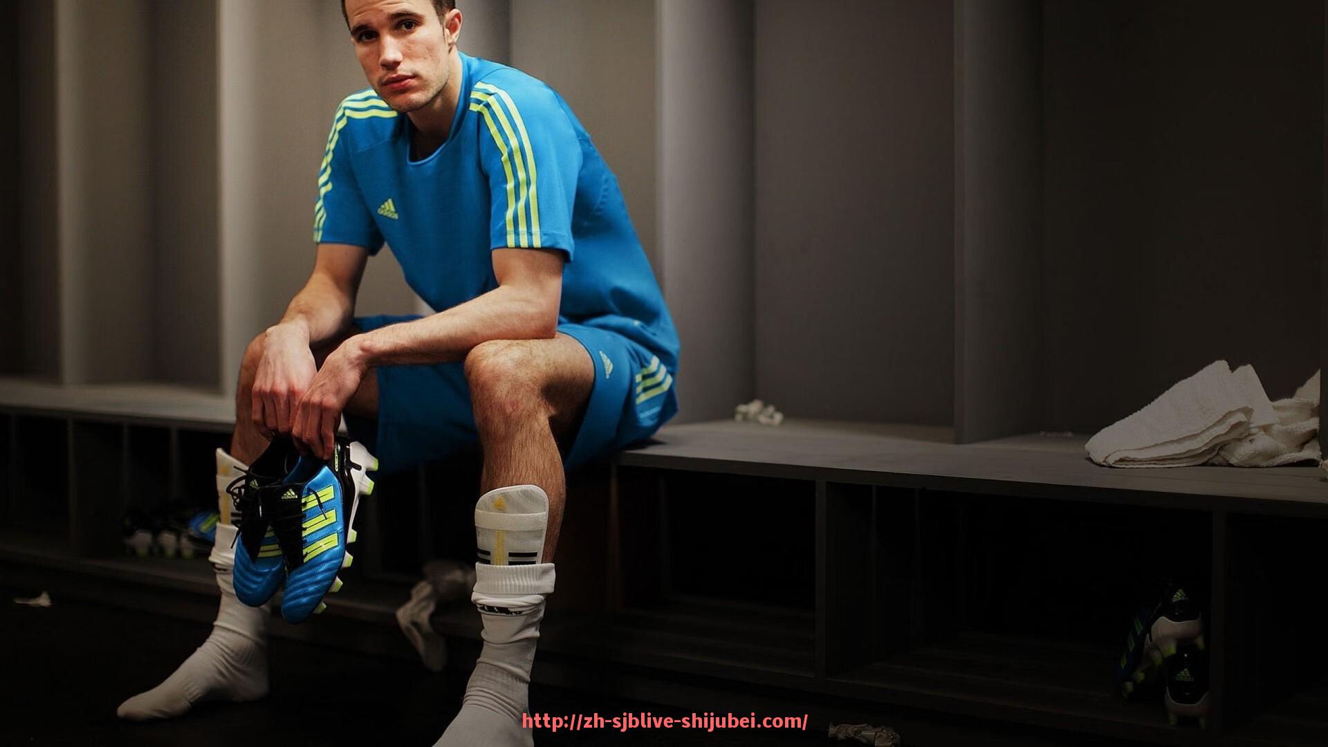 世俱杯直播-英超有哪些18岁左右的青年球员崭露头角?